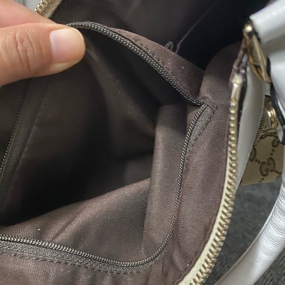 Gucci hand bag or shoulder small bag -authentic - Picture 3 of 17